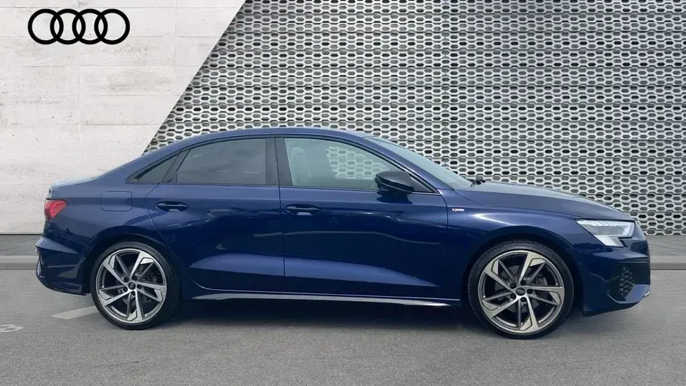 Used Audi A3 Comfort 150 HP (110 kW) 2023 Blue Sedan