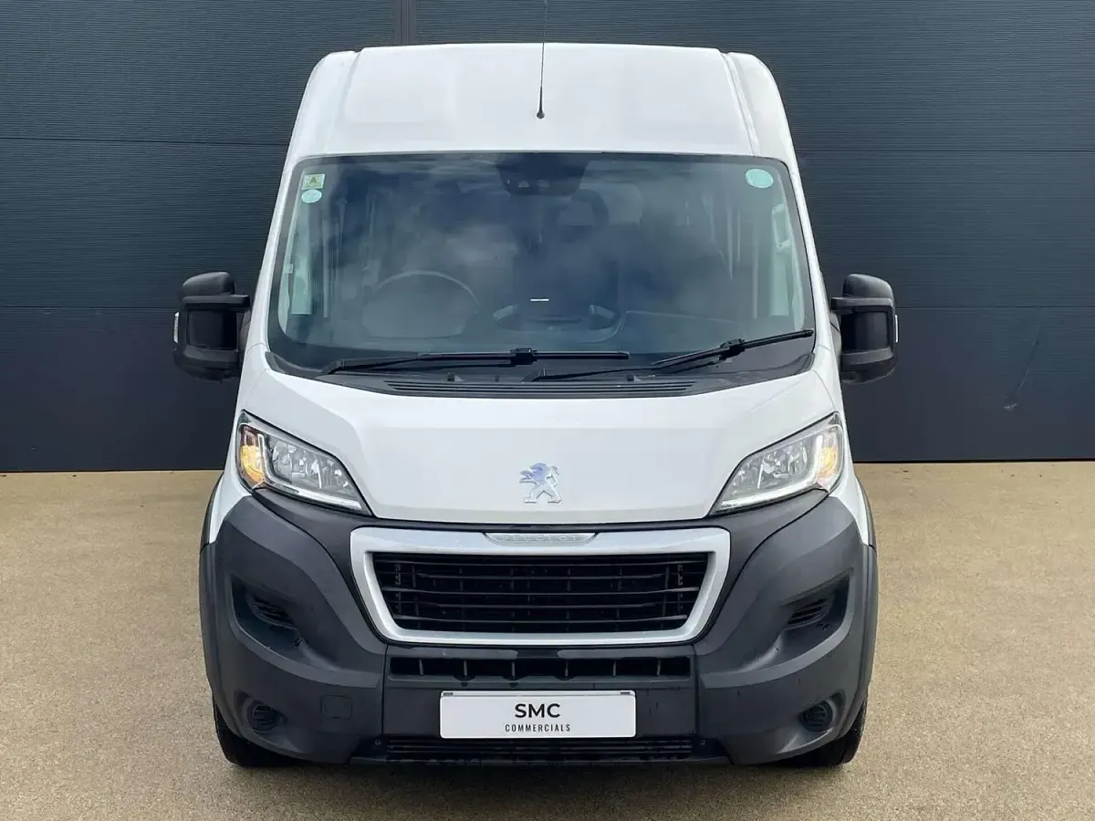 Used Peugeot Boxer 130 HP (95 kW) 2020 White Van