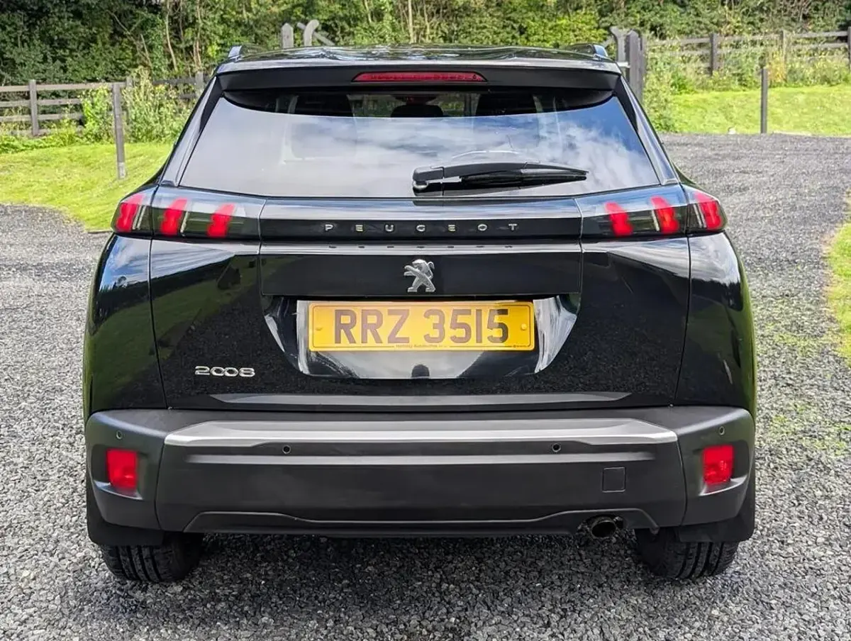 Used Peugeot 2008 Allure 100 HP (73 kW) 2020 Black SUV