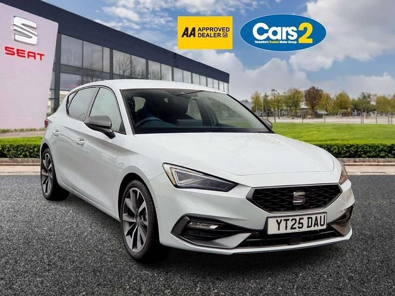 White New 2025 Seat Leon FR Sport Hatchback | £24,377 (Fair price) - Image 1/4