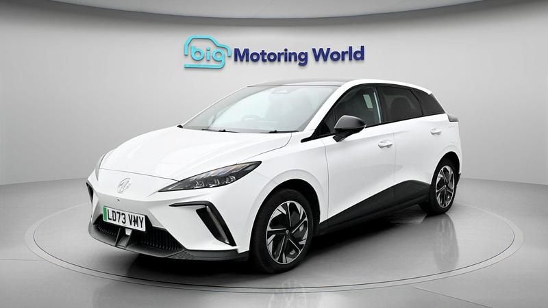 Used MG MG4 EV Trophy 319 kW (435 HP) 2023 White Hatchback