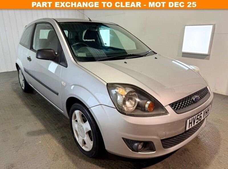 Silver Used 2006 Ford Fiesta Zetec Hatchback | £1,995 (Fair price) - Image 1/4