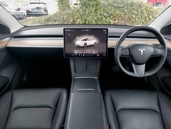 Used Tesla Model 3 RWD 208 kW (283 HP) 2022 White Sedan