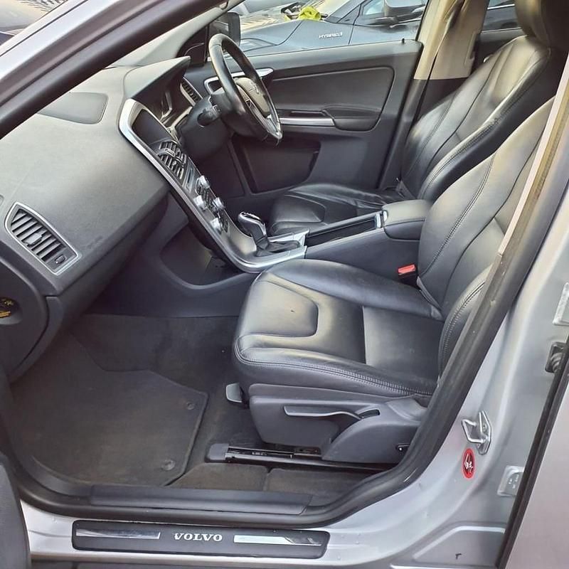 Used Volvo XC60 SE Lux 188 HP (138 kW) 2017 Silver SUV