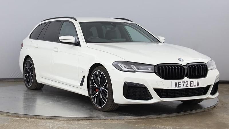 White Used 2022 BMW 520 M Sport Estate | £32,778 (Expensive) - Image 1/4