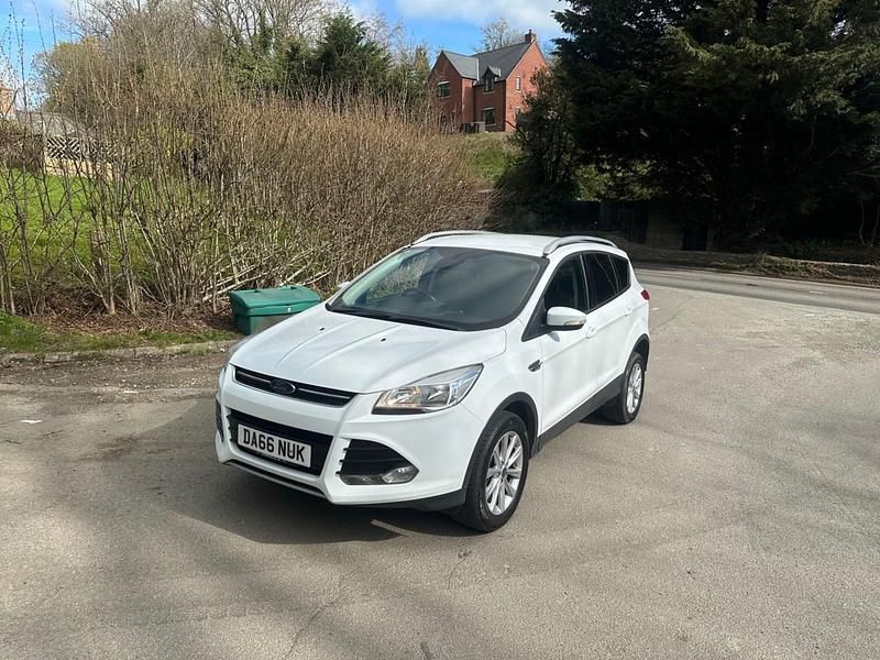 Used Ford Kuga Titanium 150 HP (110 kW) 2016 White SUV