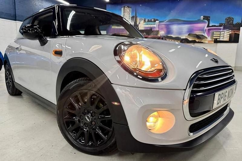Silver Used 2016 Mini Cooper Hatch Hatchback | £6,295 (Good price) - Image 1/1