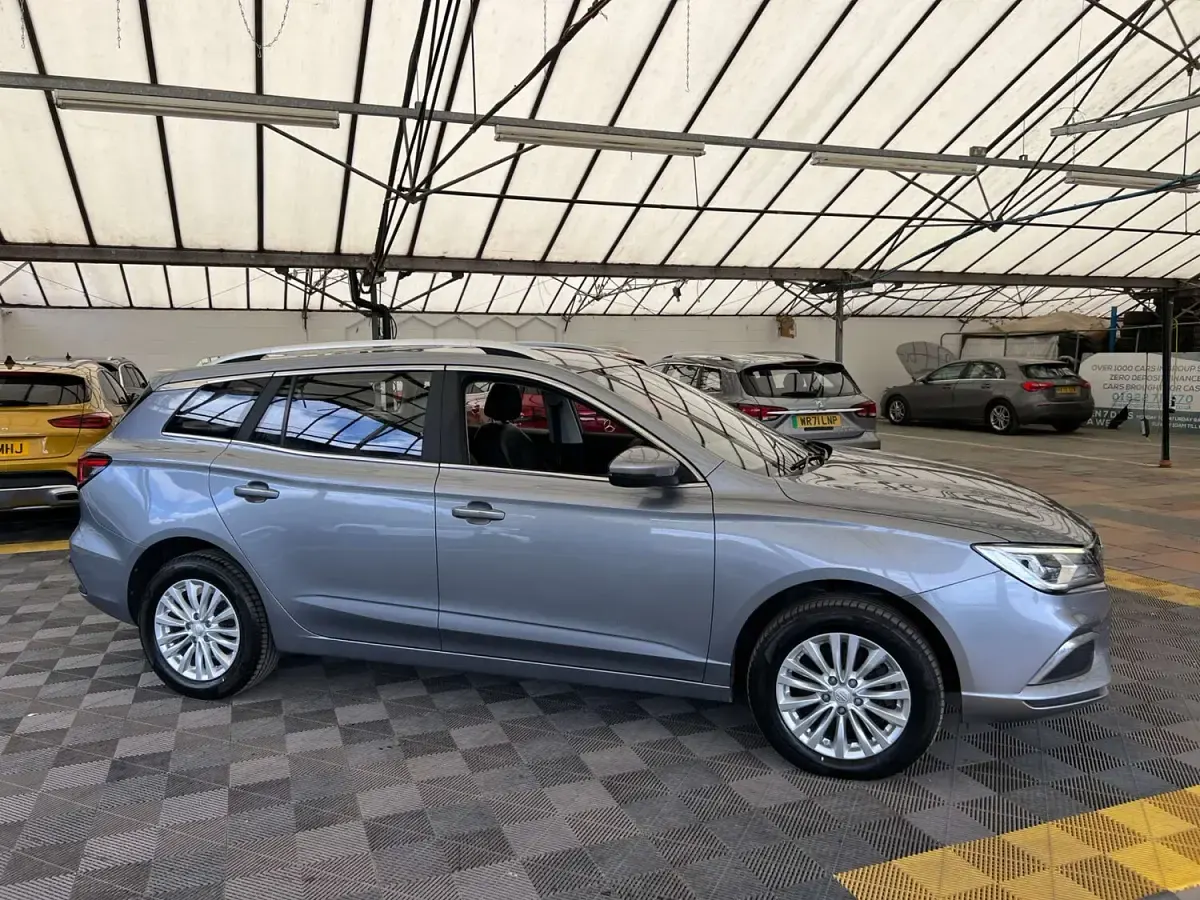 Used MG MG5 EV Exclusive 114 kW (156 HP) 2022 Silver Estate