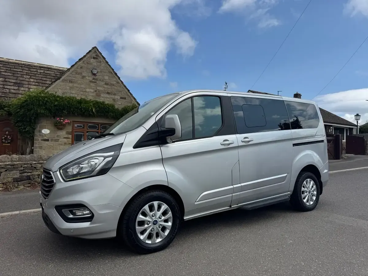 Used Ford Tourneo Custom Titanium 2019 Silver Van