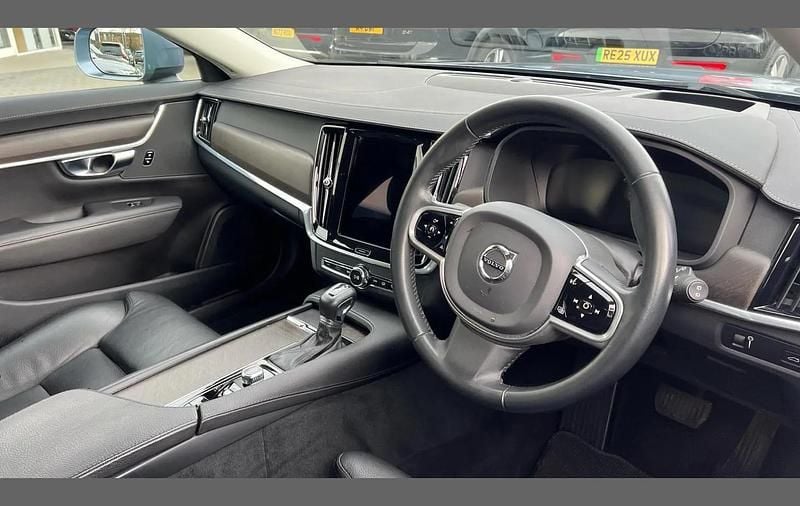 Used Volvo V90 CC Plus 190 HP (139 kW) 2020 Blue Estate