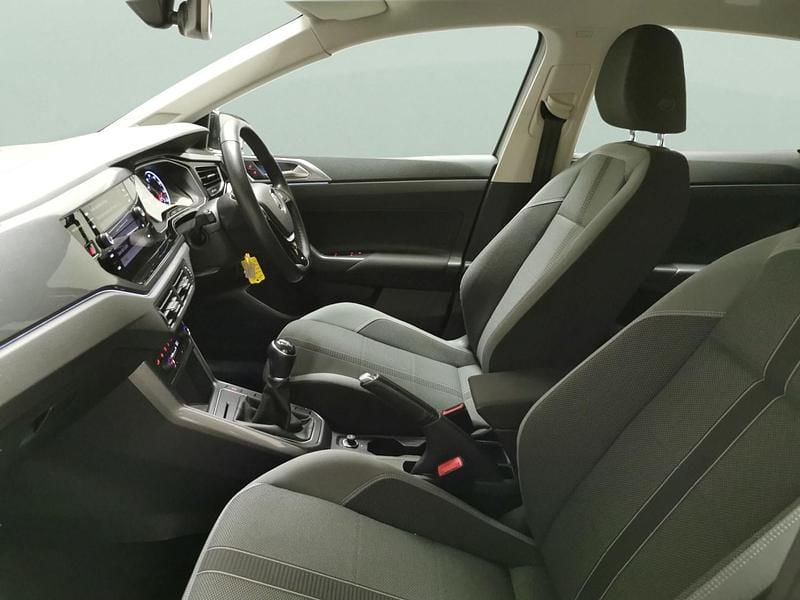 Used VW Polo SEL 115 HP (84 kW) 2018 Silver Hatchback
