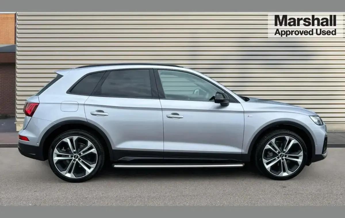 Used Audi Q5 Advanced 265 HP (194 kW) 2022 Silver SUV