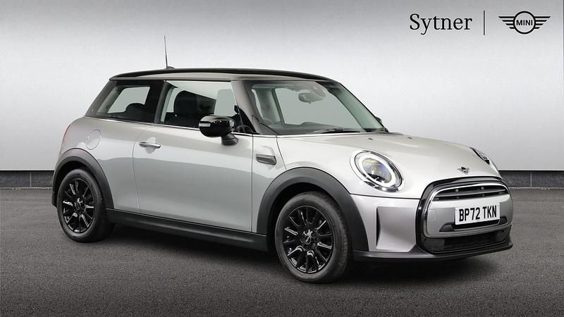 Used Mini Cooper Classic 134 HP (98 kW) 2023 Silver Hatchback