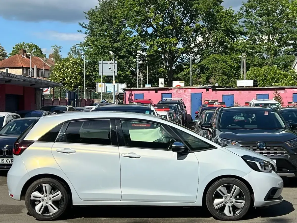 Używany Honda Jazz Hybrid 2020 Biały Hatchback