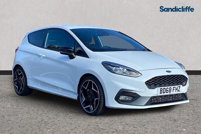 White Used 2018 Ford Fiesta ST Hatchback | £13,225 (Fair price) - Image 1/4