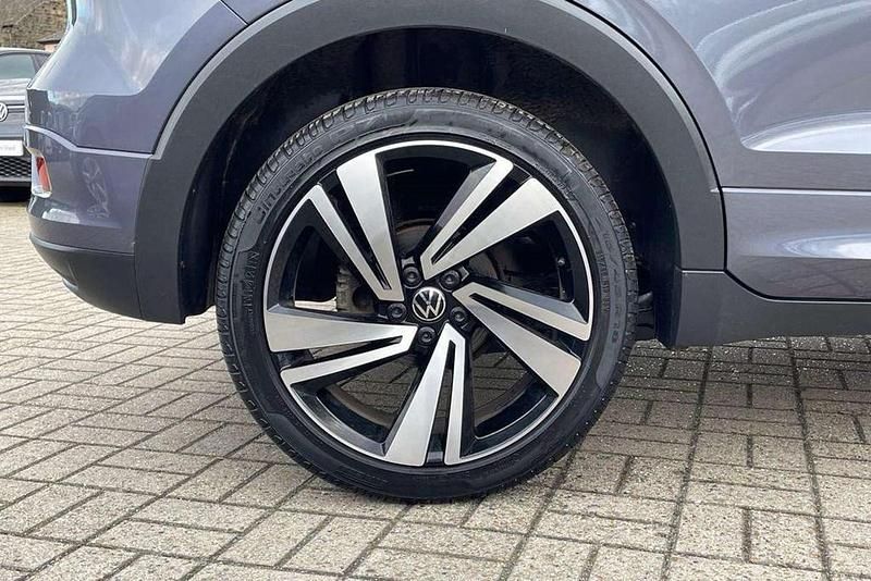 Usado VW T-Cross R-line 110 HP (80 kW) 2022 Cinzento SUV
