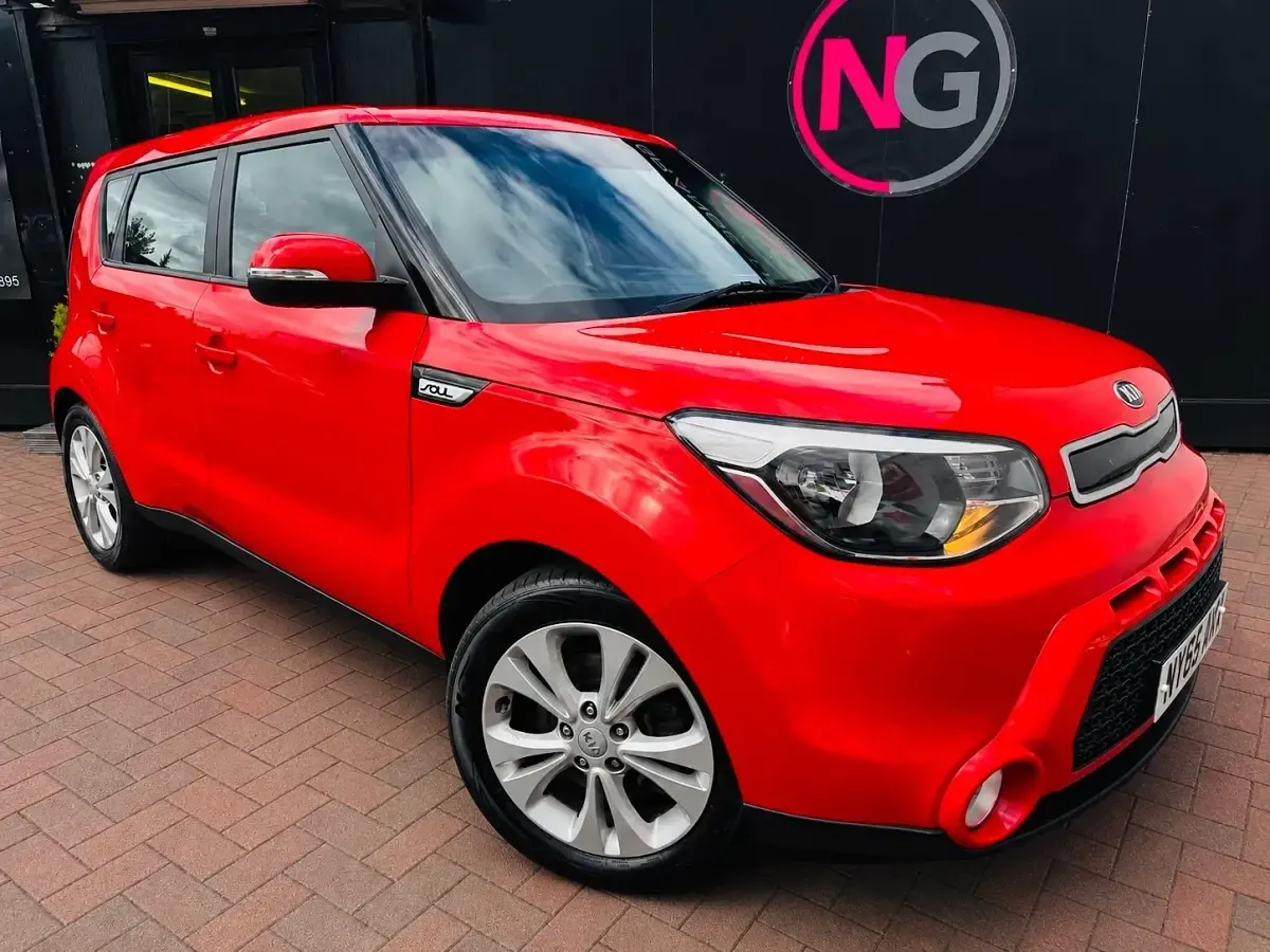 Used Kia Soul Plus 128 HP (94 kW) 2015 Red SUV