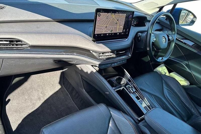 Used Skoda Enyaq iV Suite 97 kW (132 HP) 2021 Race blue metallic SUV