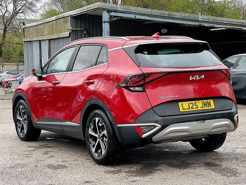 Begagnad Kia Sportage 157 HK (115 kW) 2025 Röd SUV