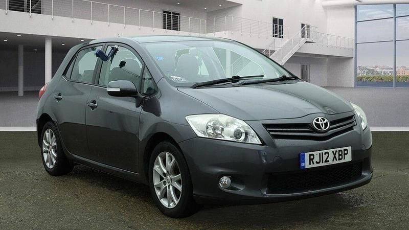 Grey Used 2012 Toyota Auris Hatchback | £3,995 (Fair price) - Image 1/4