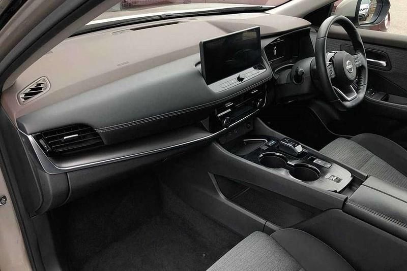 Used Nissan X-Trail N-Connecta 213 HP (156 kW) 2023 Silver SUV