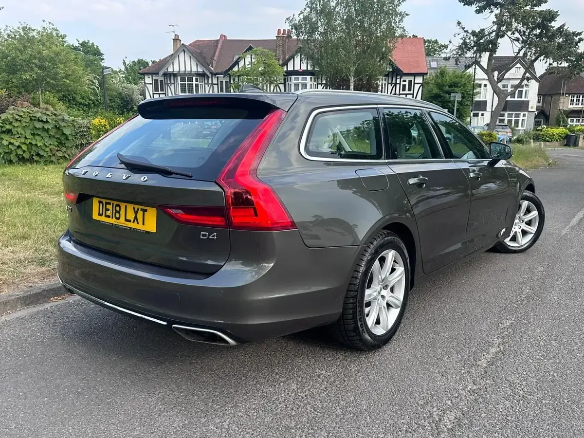 Used Volvo V90 Momentum 2018 Grey Estate