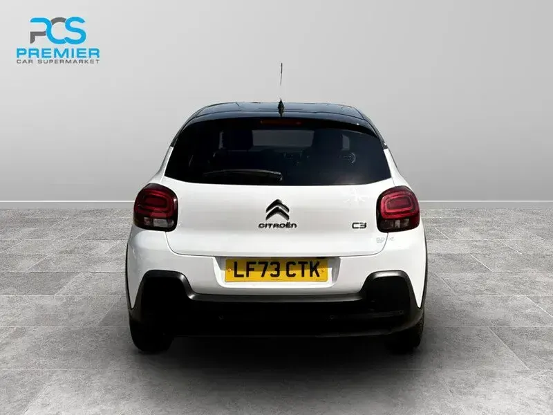 Used Citroën C3 PureTech 108 HP (79 kW) 2024 Polar white Hatchback