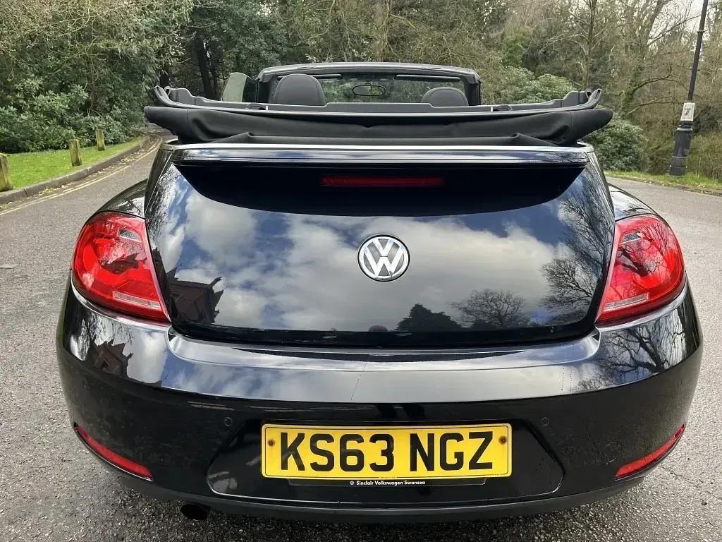Used VW Beetle Design 105 HP (77 kW) 2014 Black Hatchback
