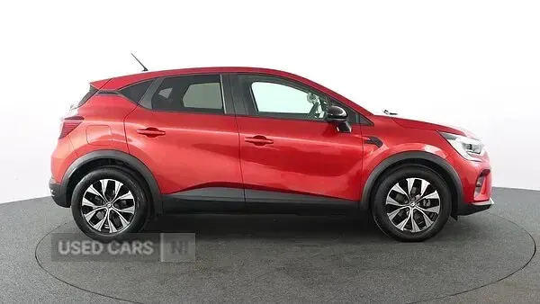 Used Renault Captur Evolution 143 HP (105 kW) 2023 Red SUV