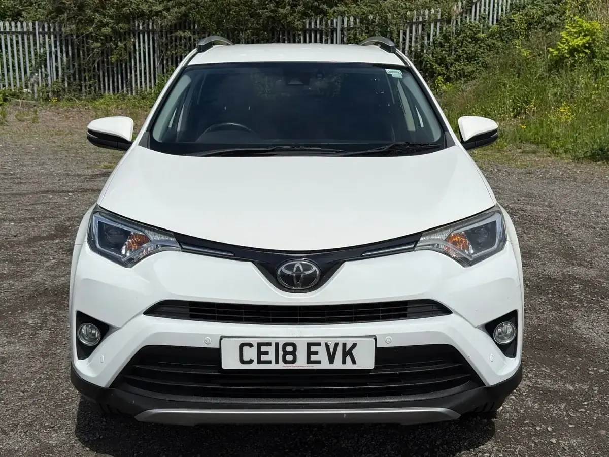 Used Toyota RAV4 143 HP (105 kW) 2018 White SUV