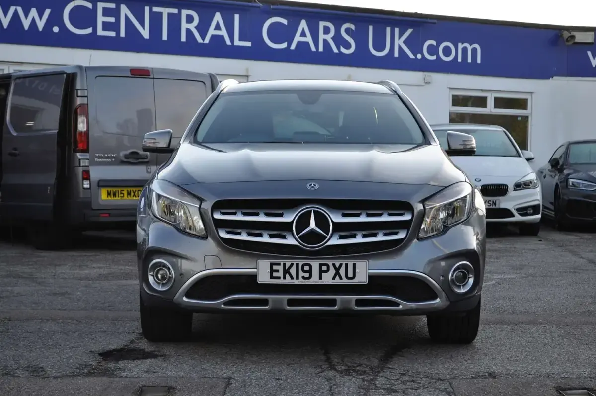 Used Mercedes GLA200 Executive 156 HP (114 kW) 2019 Grey SUV