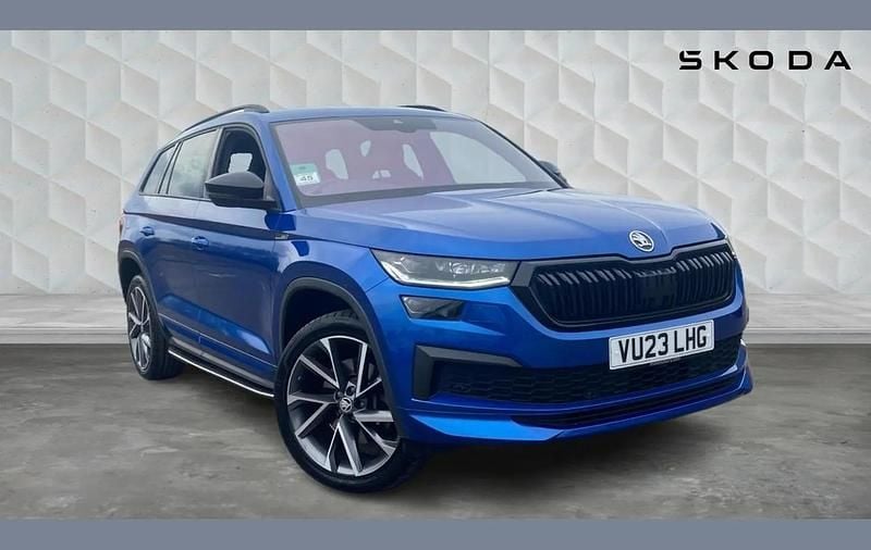 Race blue metallic Used 2023 Skoda Kodiaq SportLine SUV | £29,000 (Good price) - Image 1/4