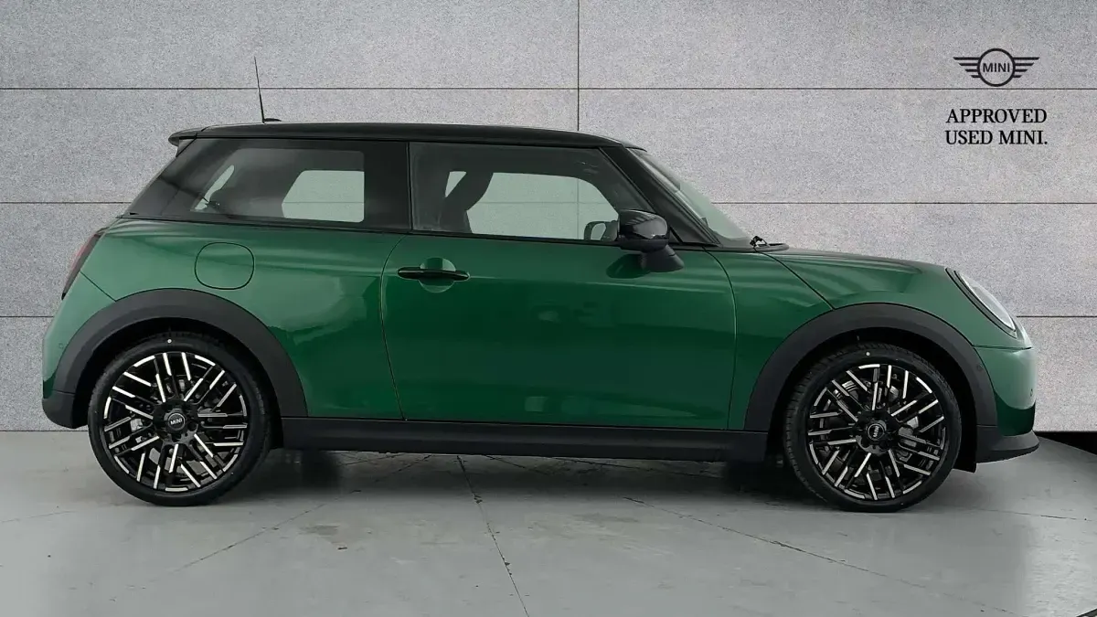 Occasion Mini Cooper Hatch 113 kW (154 ch) 2025 Vert Citadine