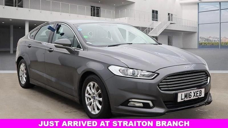 Grey Used 2016 Ford Mondeo Zetec Hatchback | £6,495 (Fair price) - Image 1/4