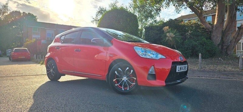 Orange Used 2014 Toyota Yaris Hybrid | £7,450 (Super price) - Image 1/2