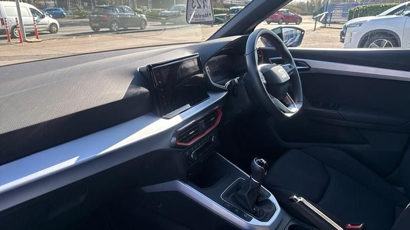 Used Seat Arona FR 110 HP (80 kW) 2024 Metallic  magnetic tech grey SUV