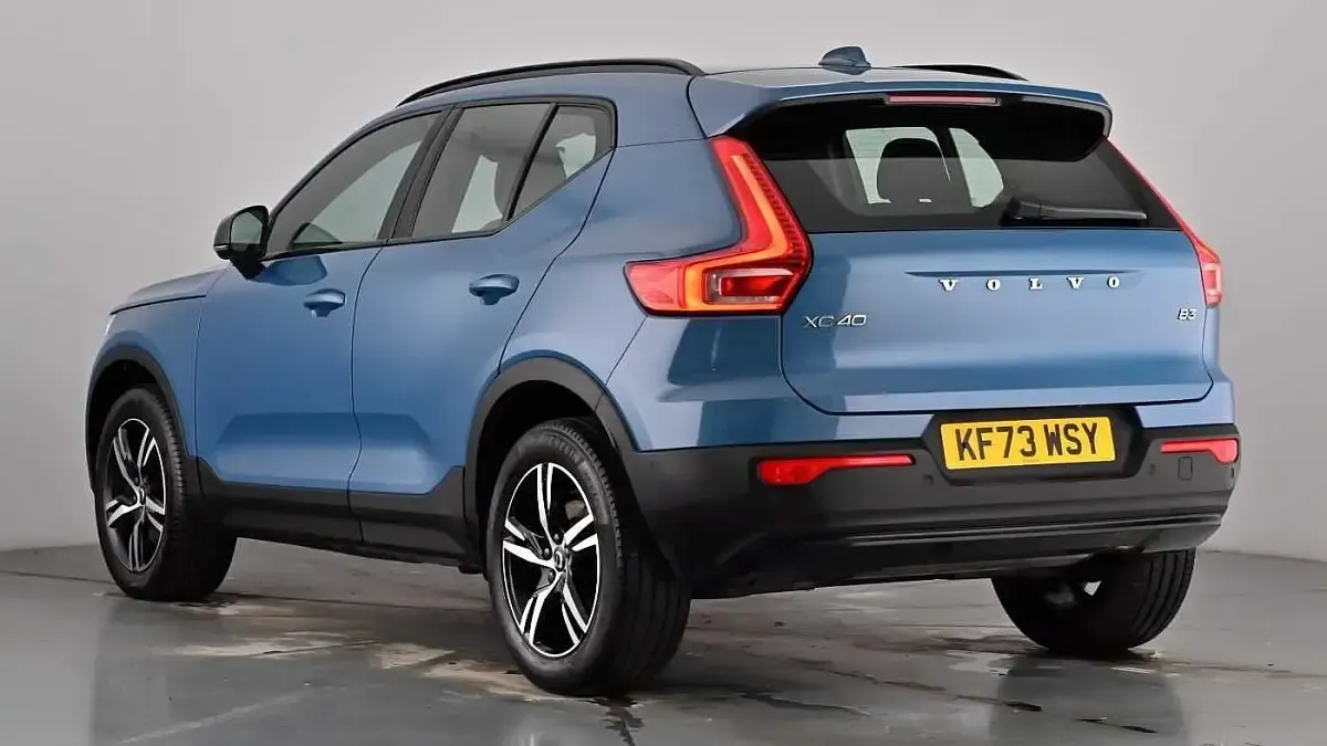 Używany Volvo XC40 Plus 2023 Niebieski SUV