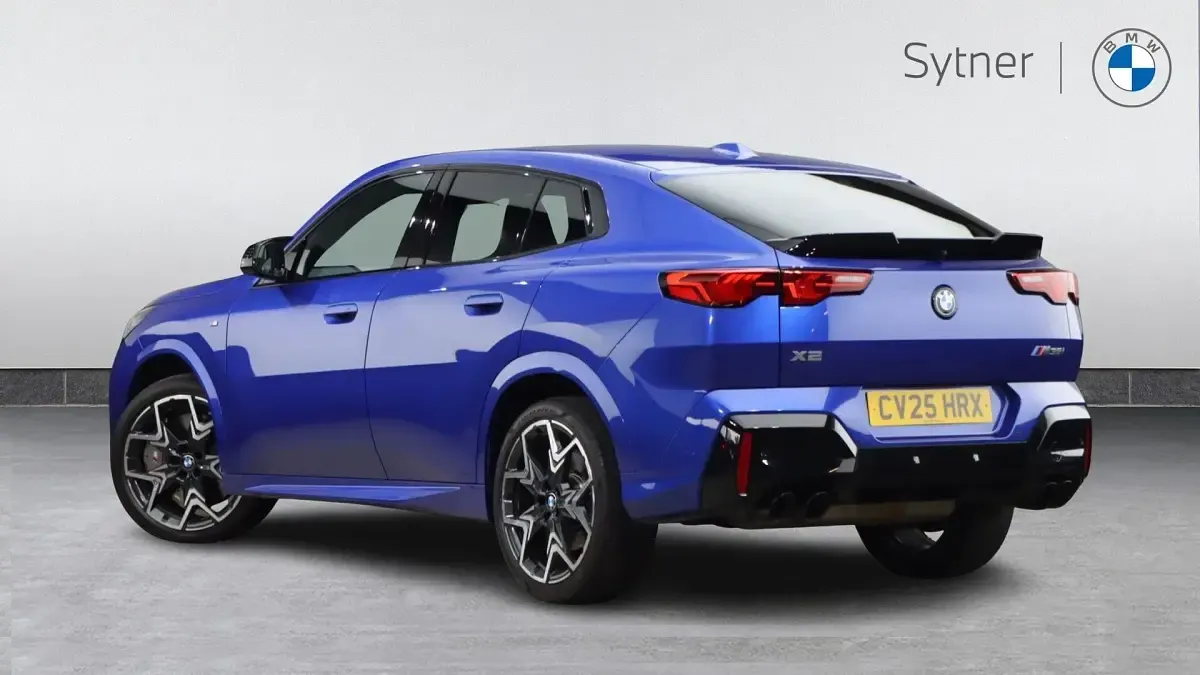 Begagnad BMW X2 Comfort Edition 296 HK (217 kW) 2025 Blå SUV
