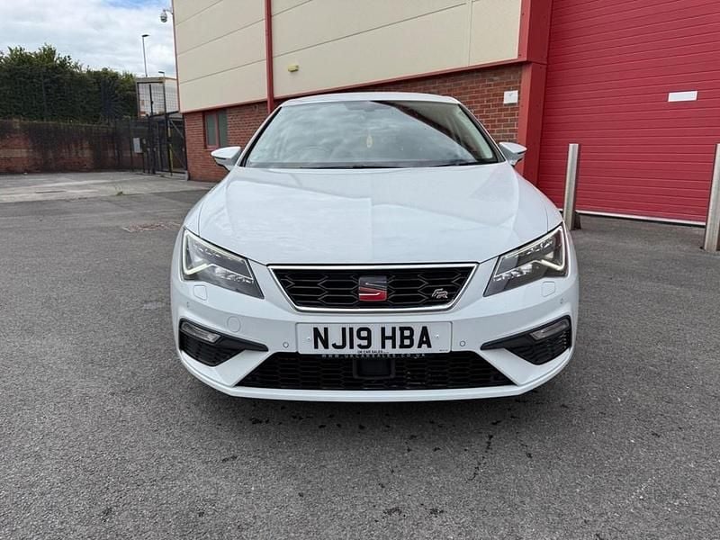 Used Seat Leon FR Sport 190 HP (139 kW) 2019 White Hatchback