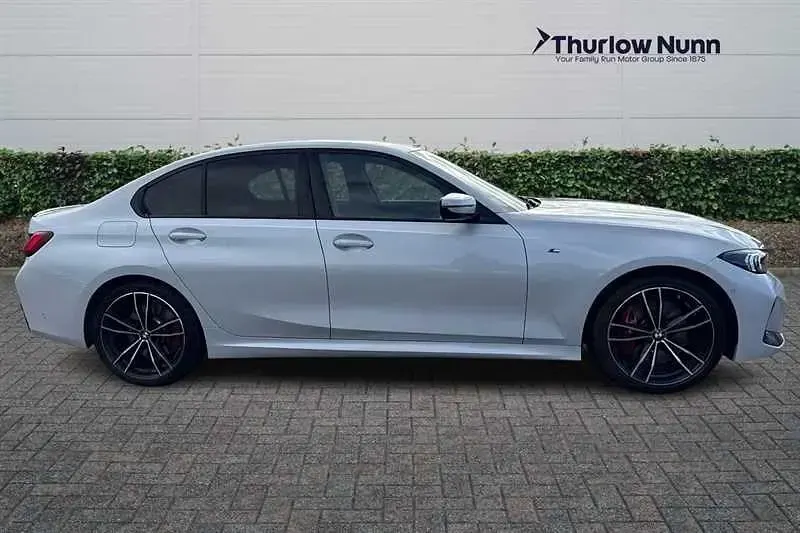 Używany BMW 320 M Sport 184 KM (135 kW) 2024 Biały Sedan/Limuzyna