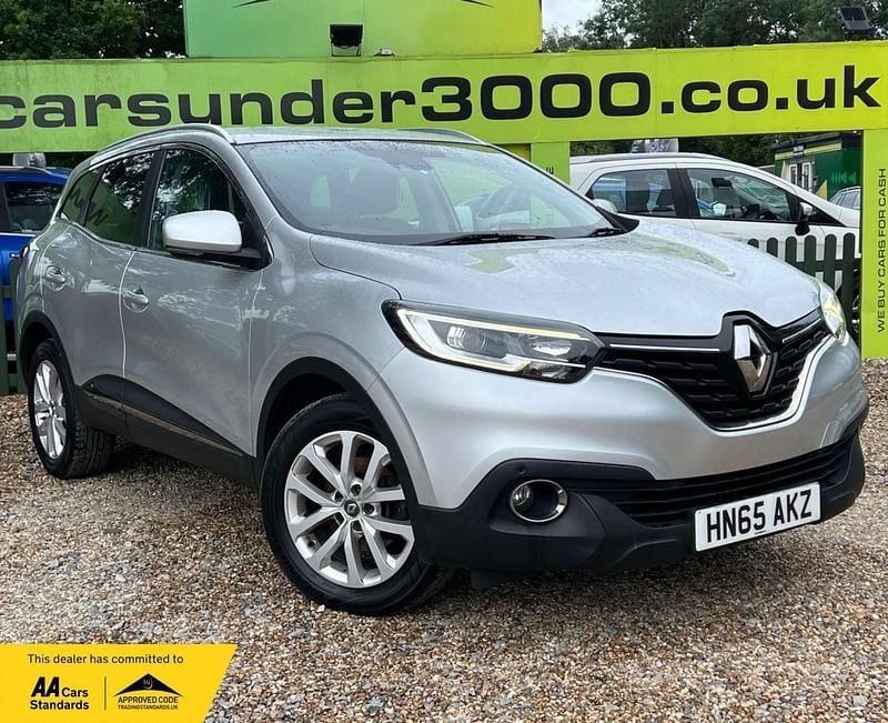 Silver Used 2015 Renault Kadjar Dynamique SUV | £5,475 (Fair price) - Image 1/4