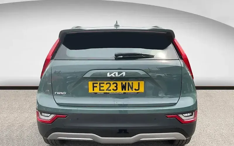 Used Kia Niro 150 kW (204 HP) 2023 Green SUV