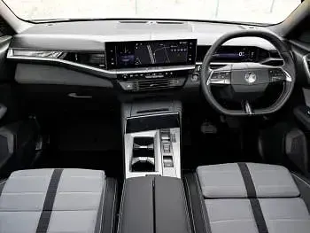 New Vauxhall Grandland X Design Edition 145 HP (106 kW) 2026 Silver SUV