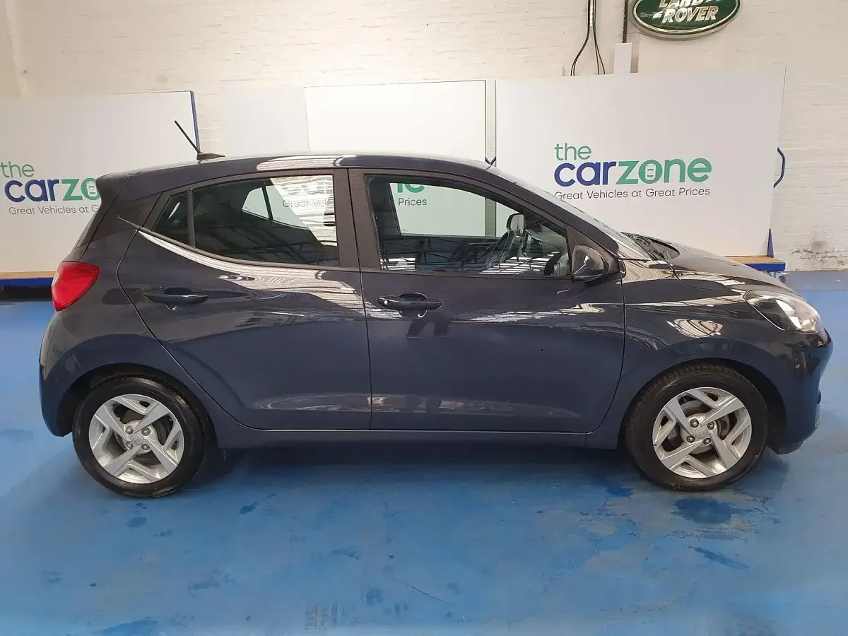 Used Hyundai i10 SE 67 HP (49 kW) 2022 Grey Hatchback