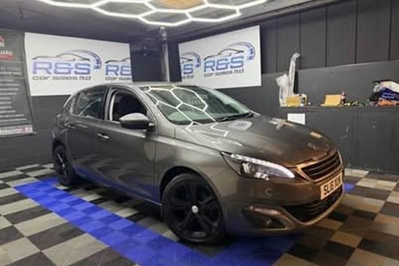 Used Peugeot 308 Allure 130 HP (95 kW) 2016 Grey Hatchback