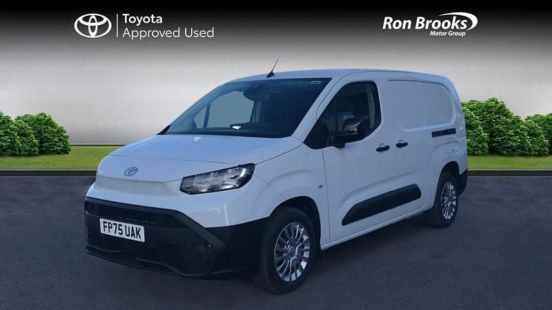 New Toyota Proace 120 HP (88 kW) 2025 White MPV