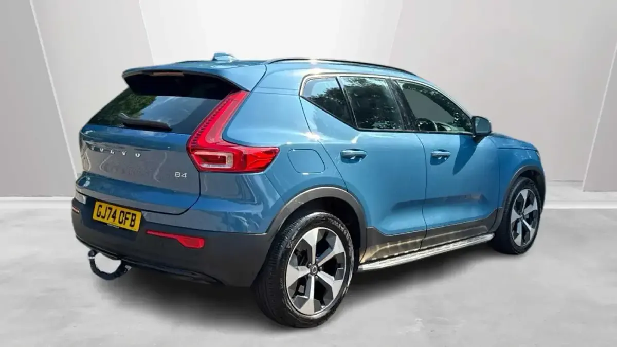 Used Volvo XC40 Plus 197 HP (144 kW) 2025 Blue SUV