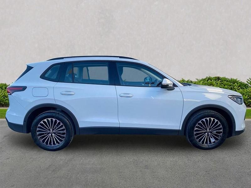 New VW Tiguan Life 150 HP (110 kW) 2025 White SUV