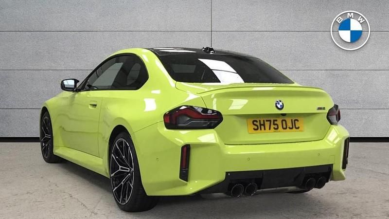 Begagnad BMW M2 Comfort Edition 473 HK (347 kW) 2025 Gul Sportkupé