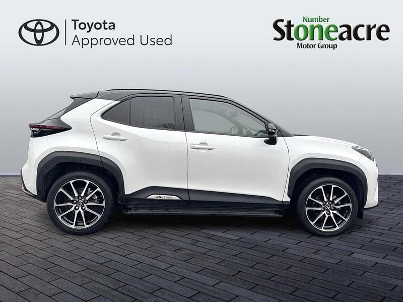 Used Toyota Yaris Hybrid Sport 116 HP (85 kW) 2024 White/black Hatchback